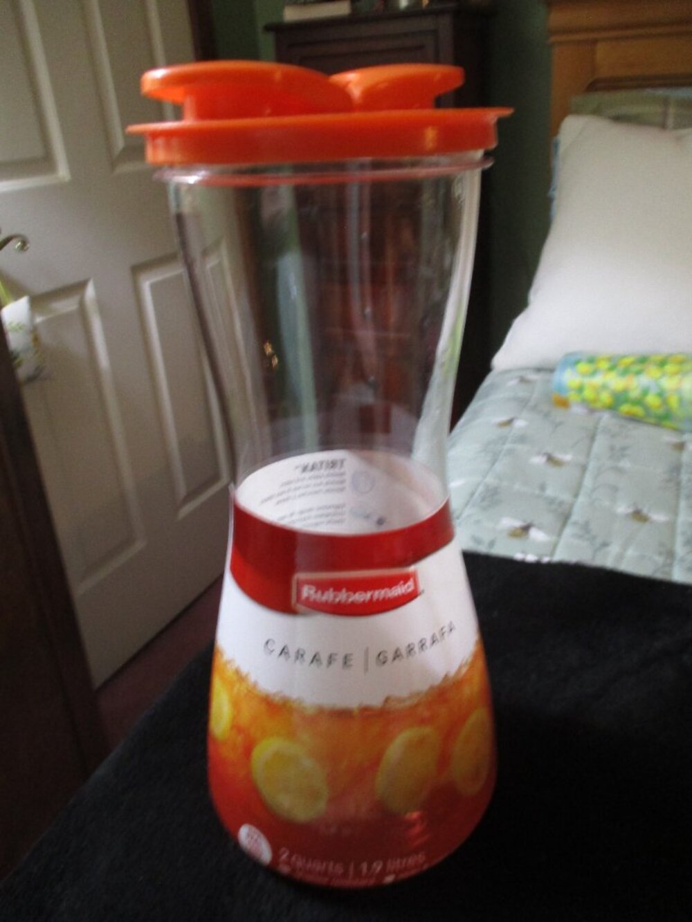 Rubbermaid Carafe 2 Quart Plastic NEW